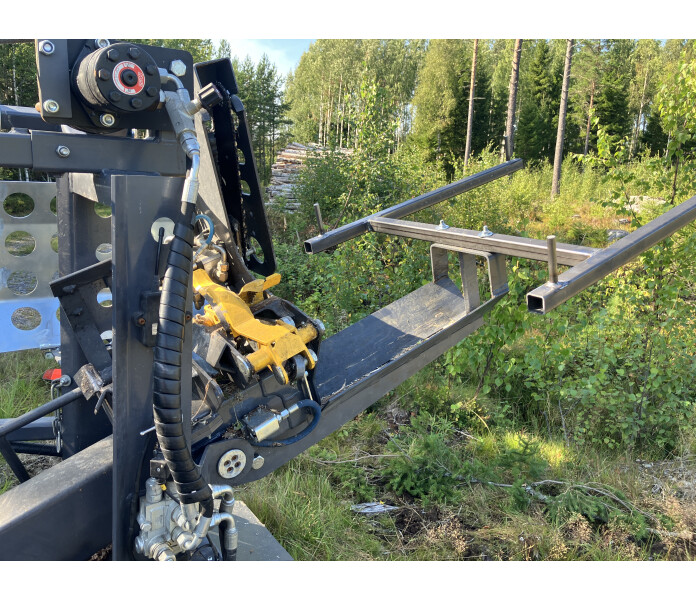 Splitter gutter image